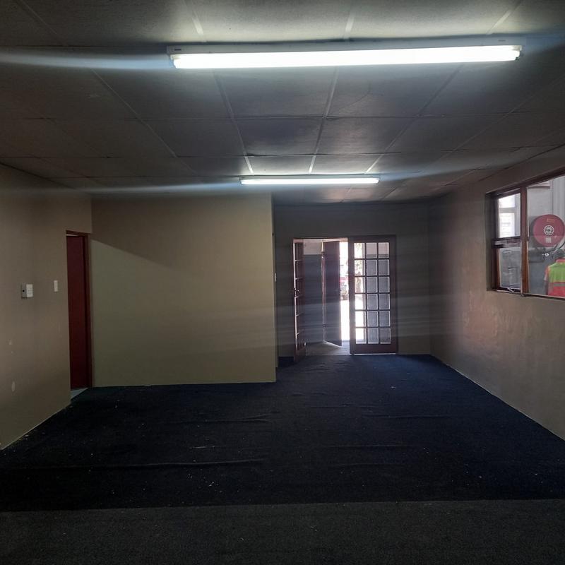 To Let commercial Property for Rent in Neave Industrial Eastern Cape